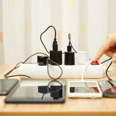 Ile prądu zużywa ładowarka do telefonu? Prawdziwe koszty i wyliczenia